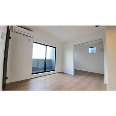 【居間・リビング】 | ビブレ九工大前 | 即日案内可能です♪現地待ち合わせOK！どの物件でも当社でお得にご案内できますのでまとめて内覧ください♪