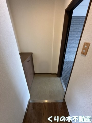 【玄関】 | フォブール山本C | 収納もある玄関です