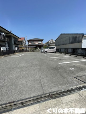【駐車場】 | フォブール山本C | 駐車場があります