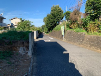 【前面道路含む現地写真】