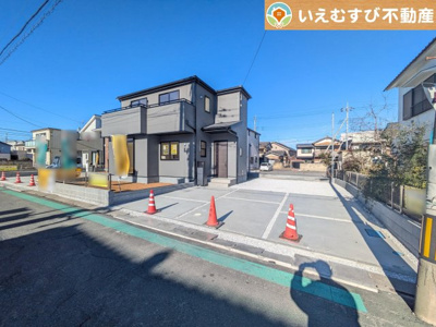 【駐車場】 | Livele Garden.S　熊谷石原2丁目第2 | 3台以上駐車可能なゆとりのカースペース
複数台車をお持ちでも、お友達が遊びに来てもゆとりの駐車スペース！