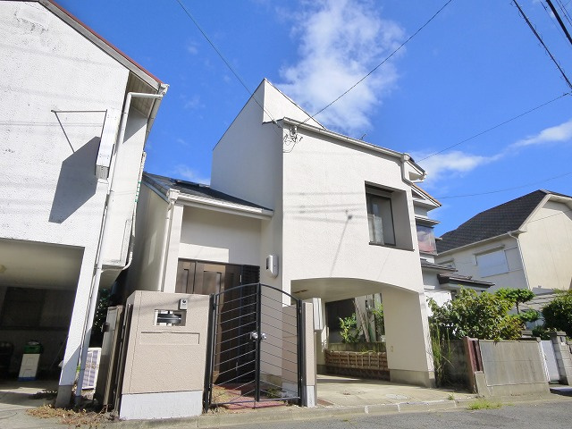天理市柳本戸建ての外観|おしゃれな外観です