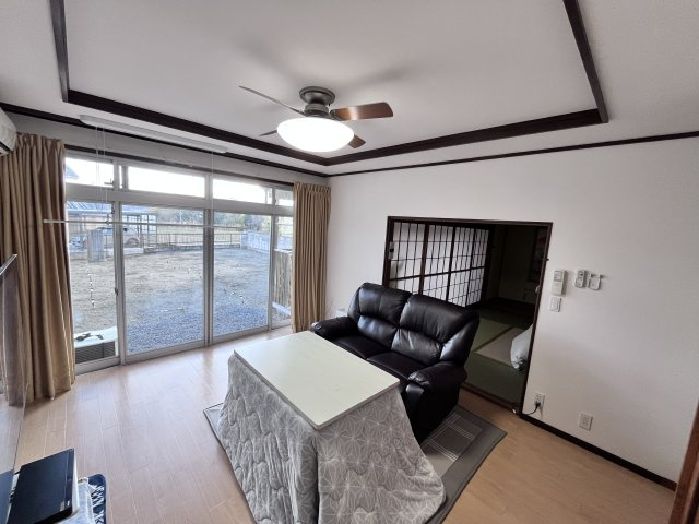 【居間・リビング】 | 安中市安中一丁目　中古戸建