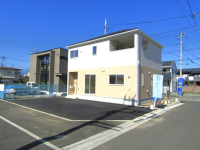 【駐車場】 | クレイドルガーデン甲府市中町第1　1号棟 | 駐車場に車を止められます