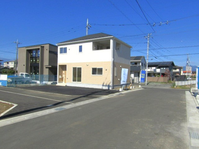 【前面道路含む現地写真】 | クレイドルガーデン甲府市中町第1　1号棟 | 前面道路含む現地写真です