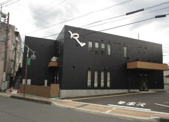 Ｒｅ　ａｍｂｉｔｉｏｕｓ店舗の外観