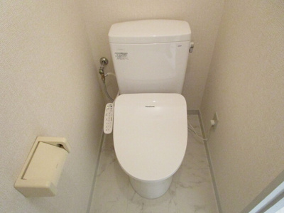 【トイレ】 | フロントアイランドハイツ | 参考写真（同物件別部屋）