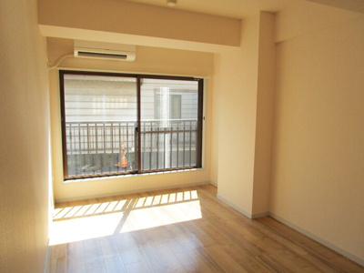 【居間・リビング】 | フロントアイランドハイツ | 参考写真（同物件別部屋）