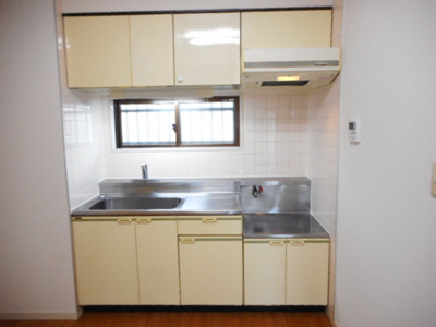 【キッチン】 | フロントアイランドハイツ | 参考写真（同物件別部屋）