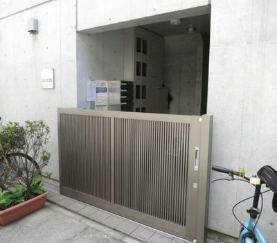 【エントランス】 | ディオネ四谷