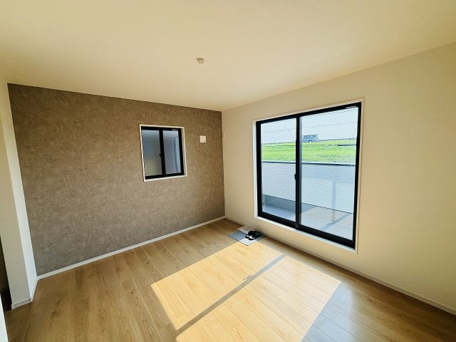 Terrechez中川区中須町2期｜名古屋市の戸建ならホームアップの洋室|２面採光の日当りの良い洋室