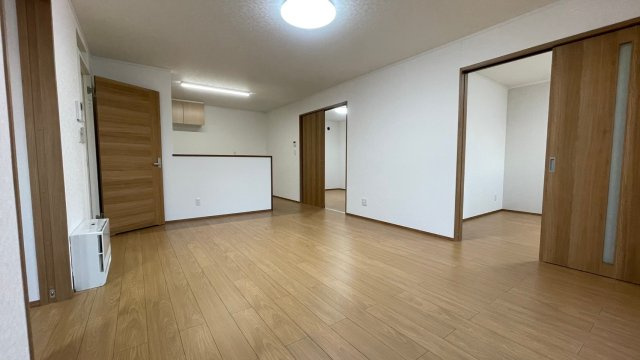 プリマ若松Bの居間・リビング