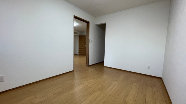 プリマ若松Bの内装