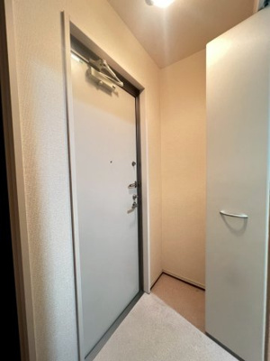 【玄関】 | リューグロワールA棟