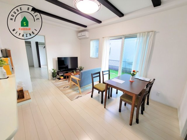 宮崎市赤江モデル（1号棟）の居間・リビング|多くの時間を過すことになるリビングだからこそ、いつも穏やかな空間・解放感が味わえ毎日が充実します。