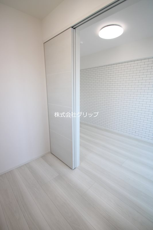 アンベリール川崎大師の洋室