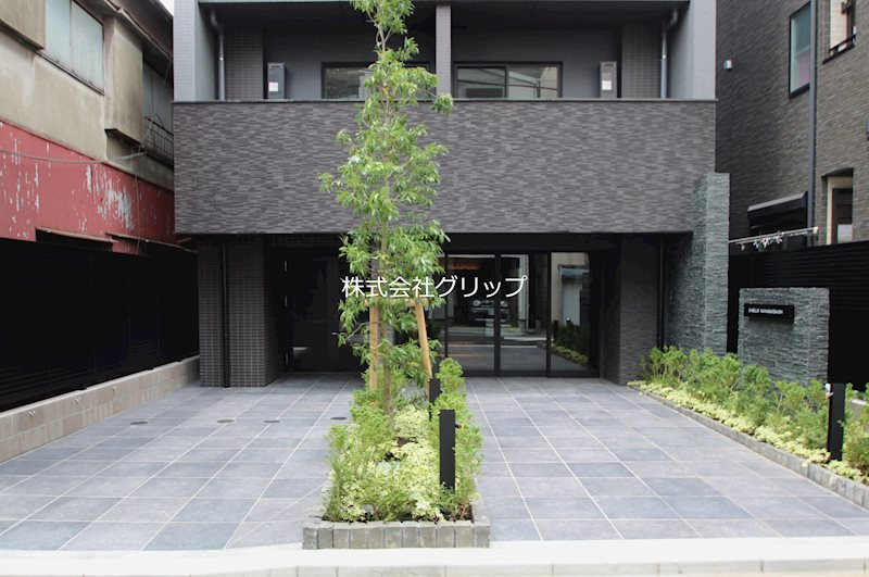 アンベリール川崎大師のエントランス