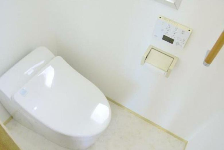 常陸太田市磯部町　中古戸建のトイレ