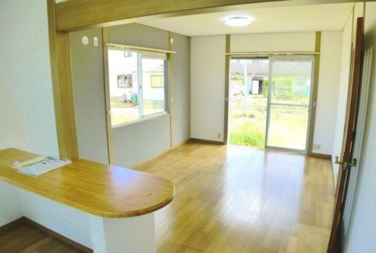 常陸太田市磯部町　中古戸建の居間・リビング