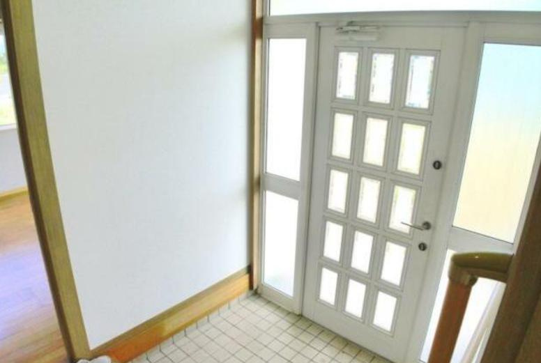 常陸太田市磯部町　中古戸建の玄関