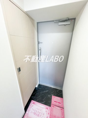 アスヴェル阿波座BLUE EARTHの玄関