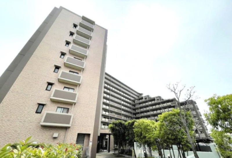 グランドメゾン四條畷の外観|新しい生活にいかがでしょうか？外観はお住まいの顔になります。こだわりたいポイントですね。水回りリフォームやリノベーションも承ってます。
■現地見学・資金計画相談・住宅ローン相談もお問合せ受付中■