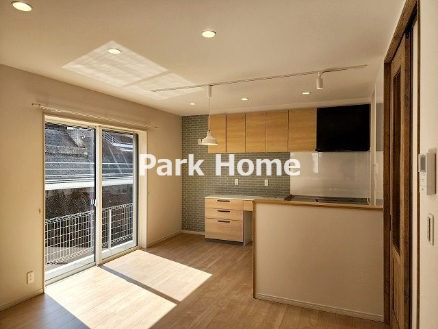 高知市介良中野団地西棟　新築戸建ての居間・リビング