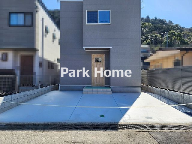 高知市介良中野団地西棟　新築戸建ての駐車場