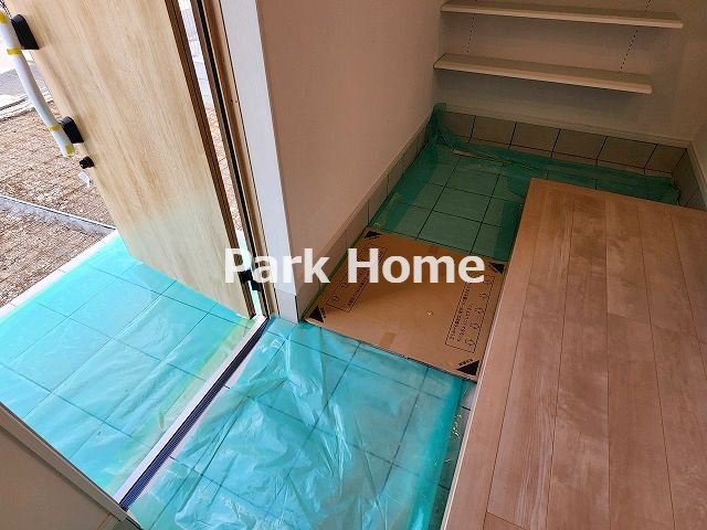 高知市介良中野団地西棟　新築戸建ての玄関