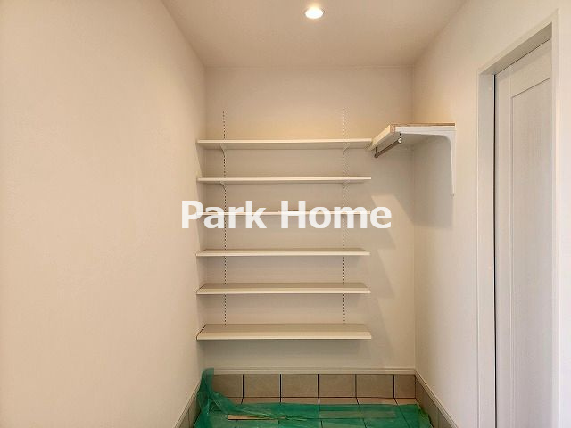 高知市介良中野団地西棟　新築戸建ての玄関