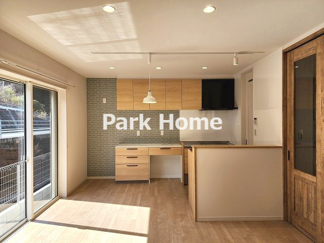 高知市介良中野団地西棟　新築戸建ての居間・リビング|１F：13LDK