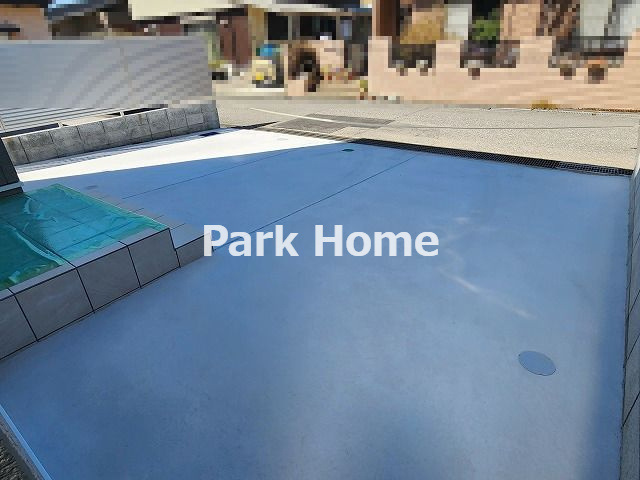 高知市介良中野団地西棟　新築戸建ての駐車場