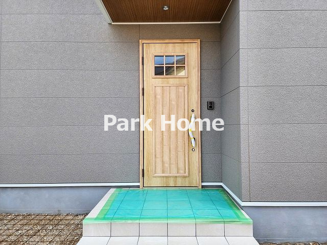 高知市介良中野団地西棟　新築戸建ての玄関