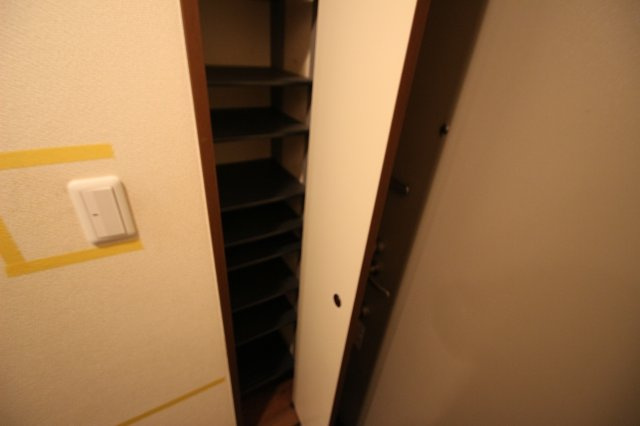 川口市西青木１丁目のアパートの収納