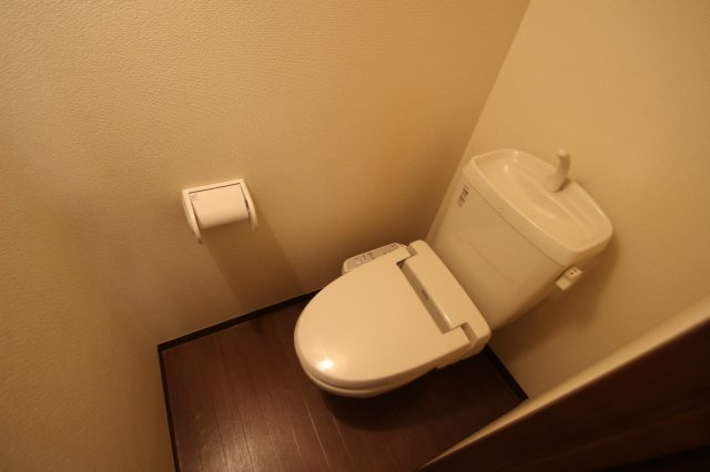 川口市西青木１丁目のアパートのトイレ