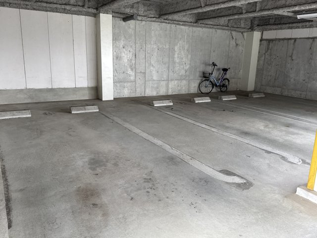 セイント・サチの駐車場