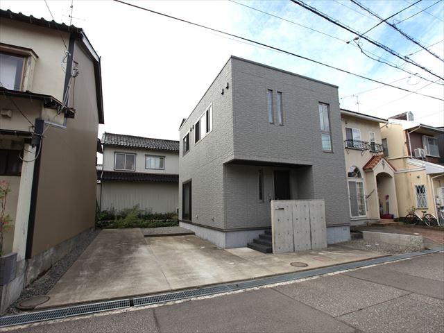 金沢市久安四丁目中古住宅の画像