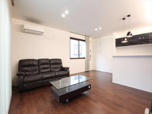 【居間・リビング】の画像