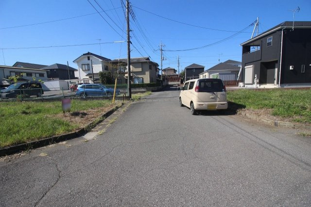 古河市大手町の前面道路含む現地写真|北側道路（2023年10月撮影）