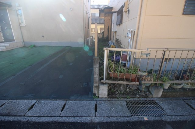 小山市横倉新田の外観|西側との境界部分