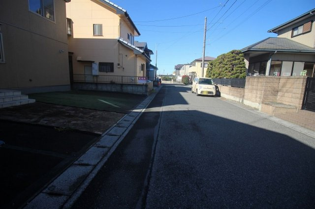 小山市横倉新田の前面道路含む現地写真|北側道路