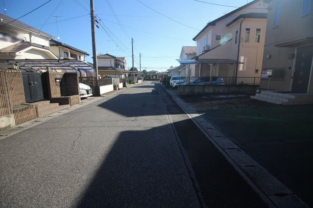 小山市横倉新田の前面道路含む現地写真|北側道路