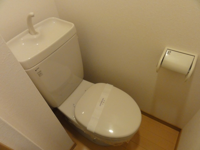 【トイレ】 | コンフォートベネフィス高宮６ | 別号室の写真になります。現況優先。