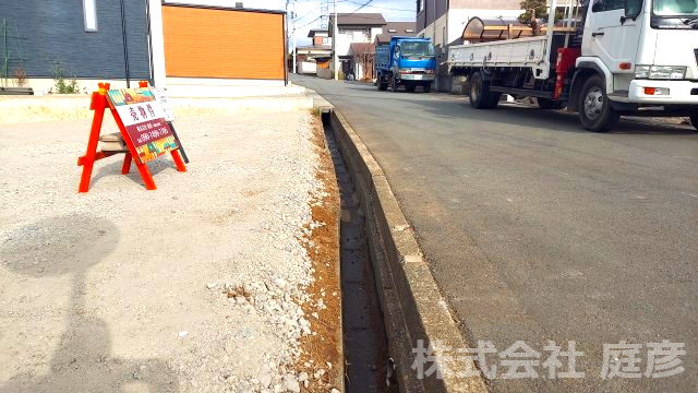 【前面道路含む現地写真】の画像