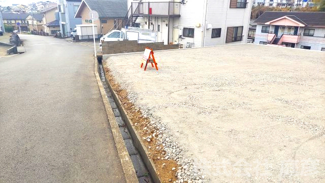 【前面道路含む現地写真】の画像
