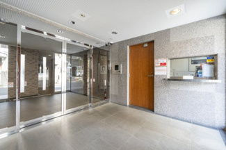 【エントランス】