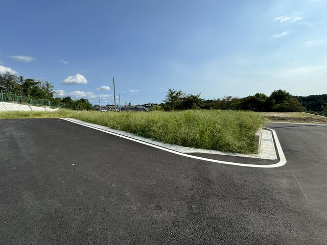 日進市藤塚6丁目　L区画の前面道路含む現地写真