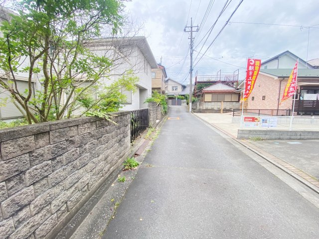 祝　成約済み　八王子市　長房町　中古戸建の前面道路含む現地写真|～仲介手数料無料☆八王子ひなた不動産～八王子市長房町　中古戸建