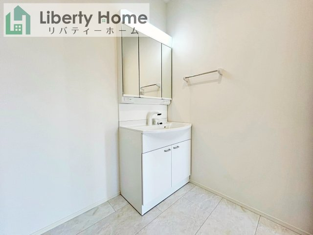 潮来市日の出23-3期　１号棟　新築戸建の独立洗面台