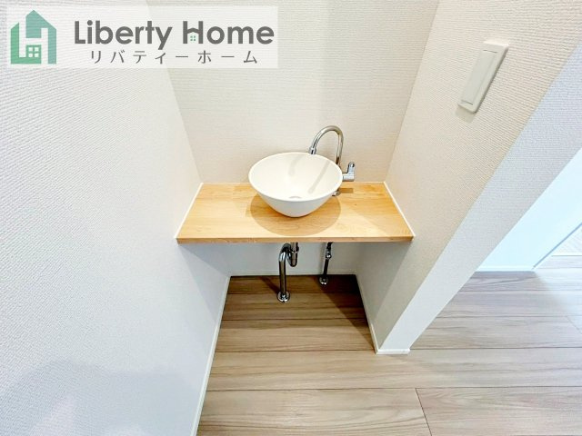 潮来市日の出23-3期　１号棟　新築戸建の独立洗面台